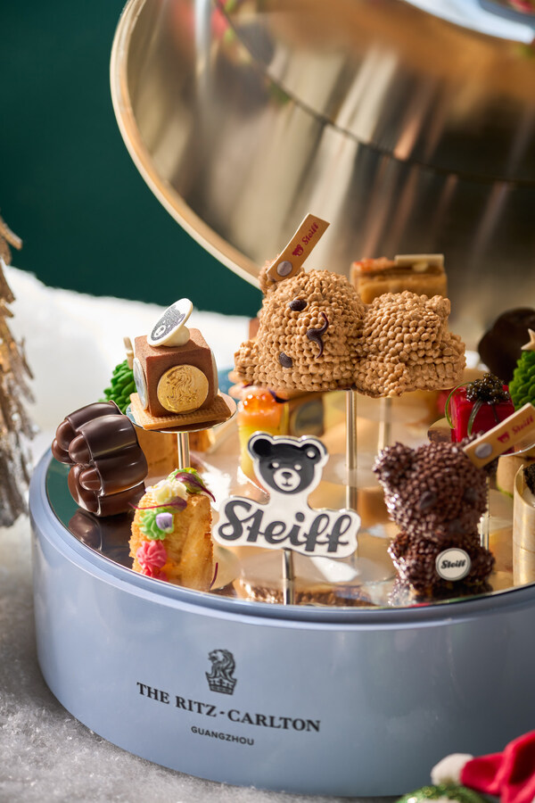 广州富力丽思卡尔顿酒店携手百年品牌Steiff史戴芙 联名推出"史戴芙泰迪熊的魔法盒"主题下午茶