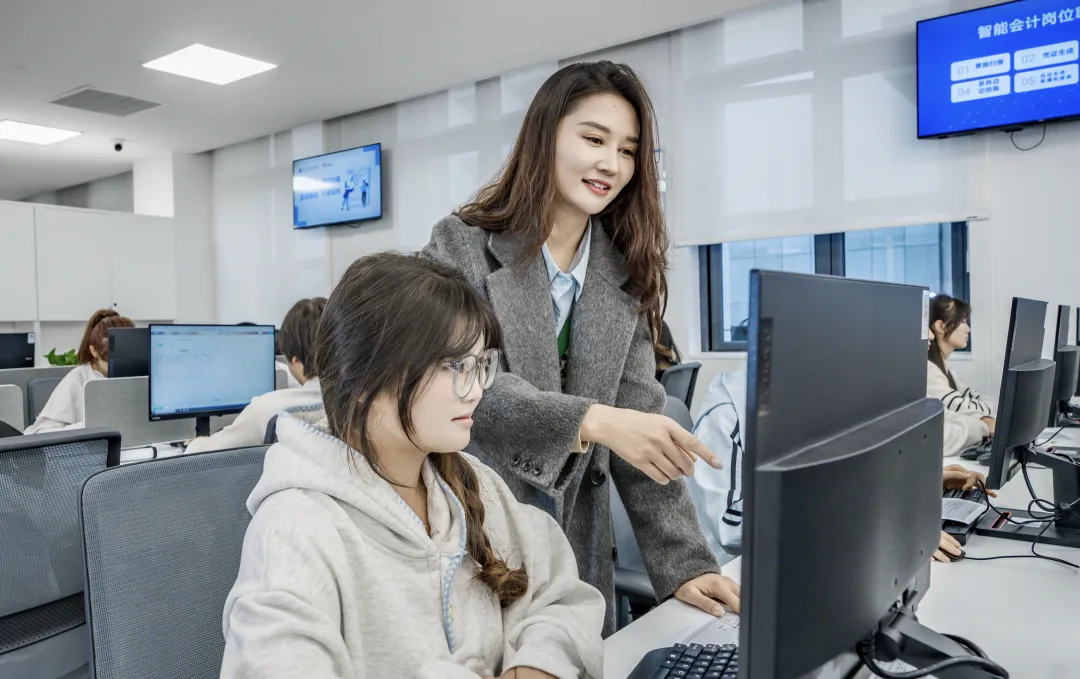 破解“学用脱节”,贵州工商职业学院让小班课堂实现“职业规划与学业督导双线并进” 破解“学用脱节”,贵州工商职业学院让小班课堂实现“职业规划与学业督导双线并进”