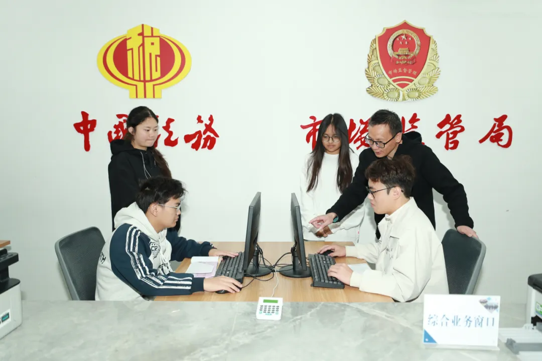 破解“学用脱节”,贵州工商职业学院让小班课堂实现“职业规划与学业督导双线并进” 破解“学用脱节”,贵州工商职业学院让小班课堂实现“职业规划与学业督导双线并进”