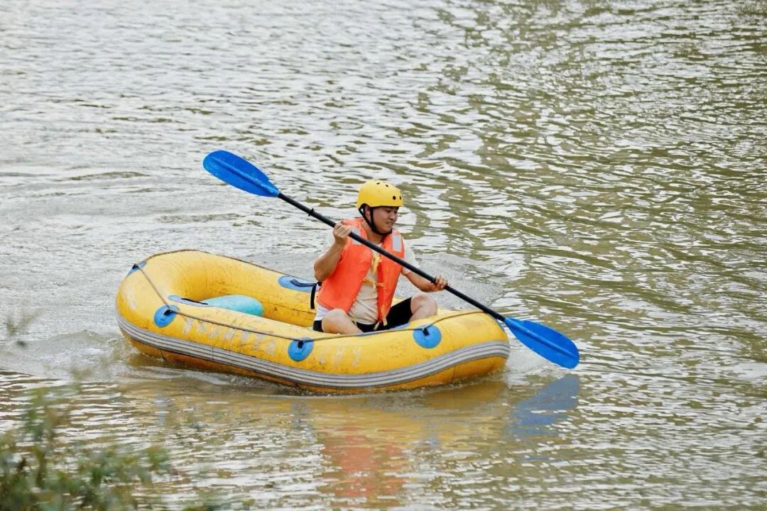 4000余名选手驰骋“红绿交织”赛道 | 2025年贵州红・山水越野挑战赛(习水站)开赛 4000余名选手驰骋“红绿交织”赛道 | 2025年贵州红・山水越野挑战赛(习水站)开赛