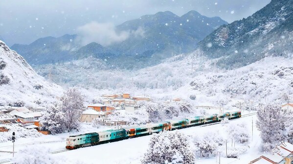 “星光•燕赵号”首发张家口，开启冰雪旅行新体验
