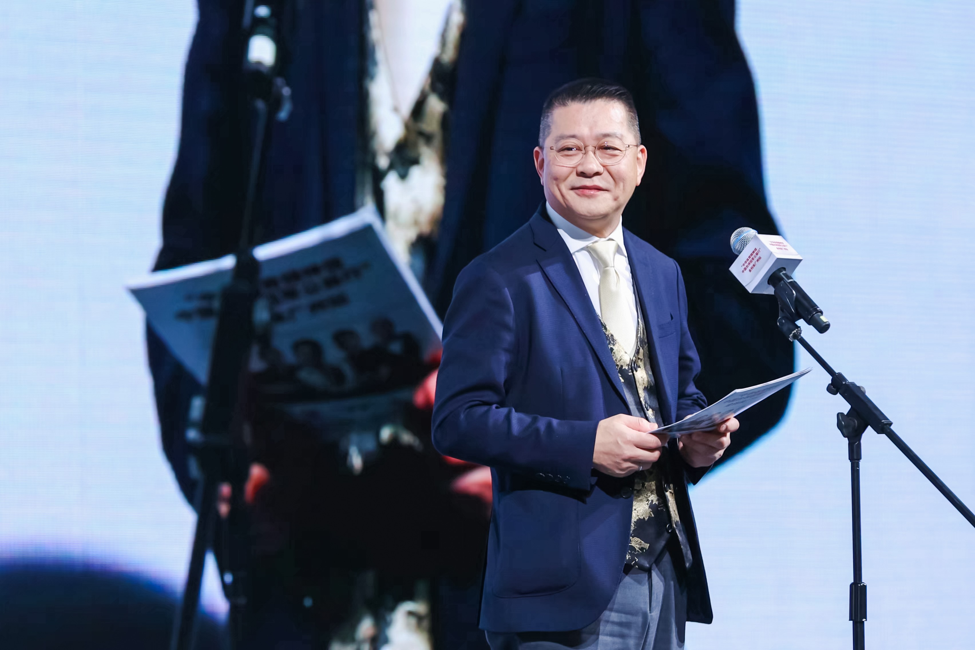 金利来携手中国台球协会，成功举办中国台球冠军公益行活动