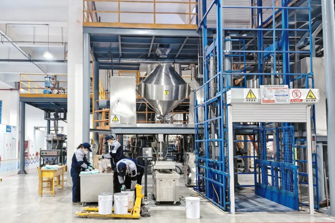 走进“专精特新” | 贵州铂韬新材：把“小粉末”做成“大产业”