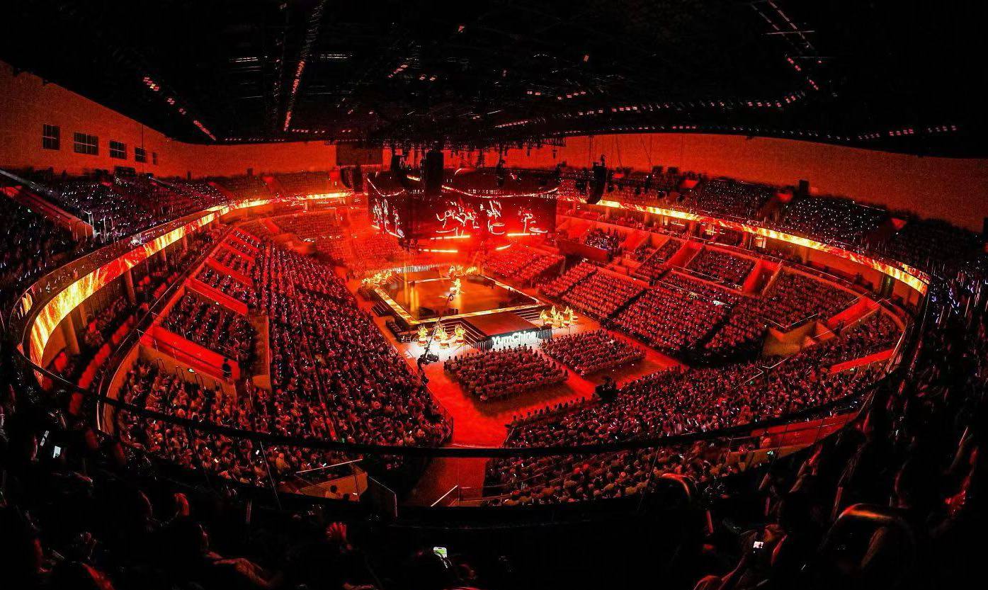 椰风伴歌声，万人赴三亚：一场文旅与消费的双向奔赴