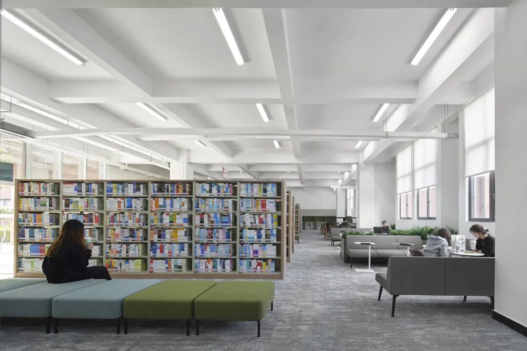 “多彩贵州·书香高原”2025全民阅读总结分享活动在贵州工商职业学院举行