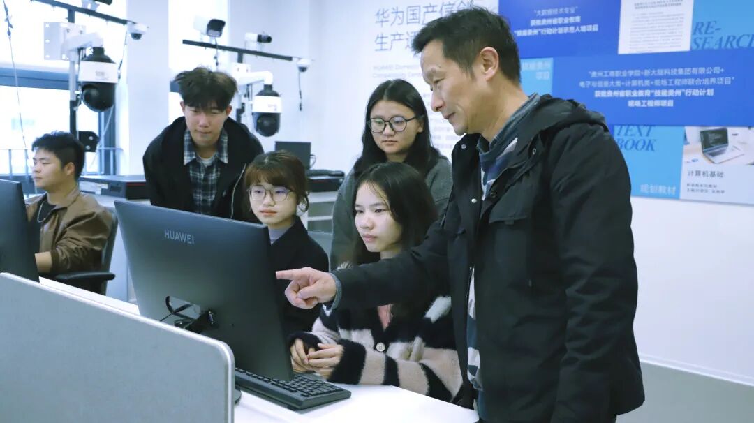 麒麟认证领跑国产IT高薪赛道，贵工商100％通过率彰显实力