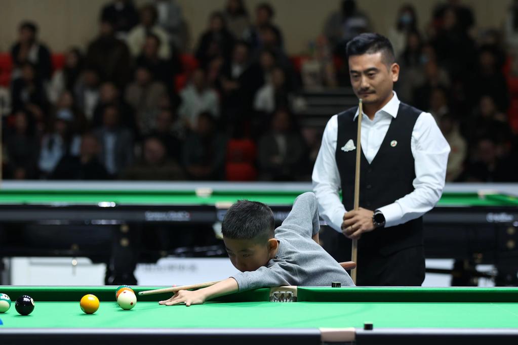 金利来携手中国台球协会，成功举办中国台球冠军公益行活动