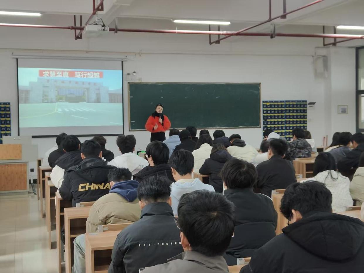 “简”历不凡，“职”等你来——2025贵安新区职业指导服务进校园解锁求职新技能