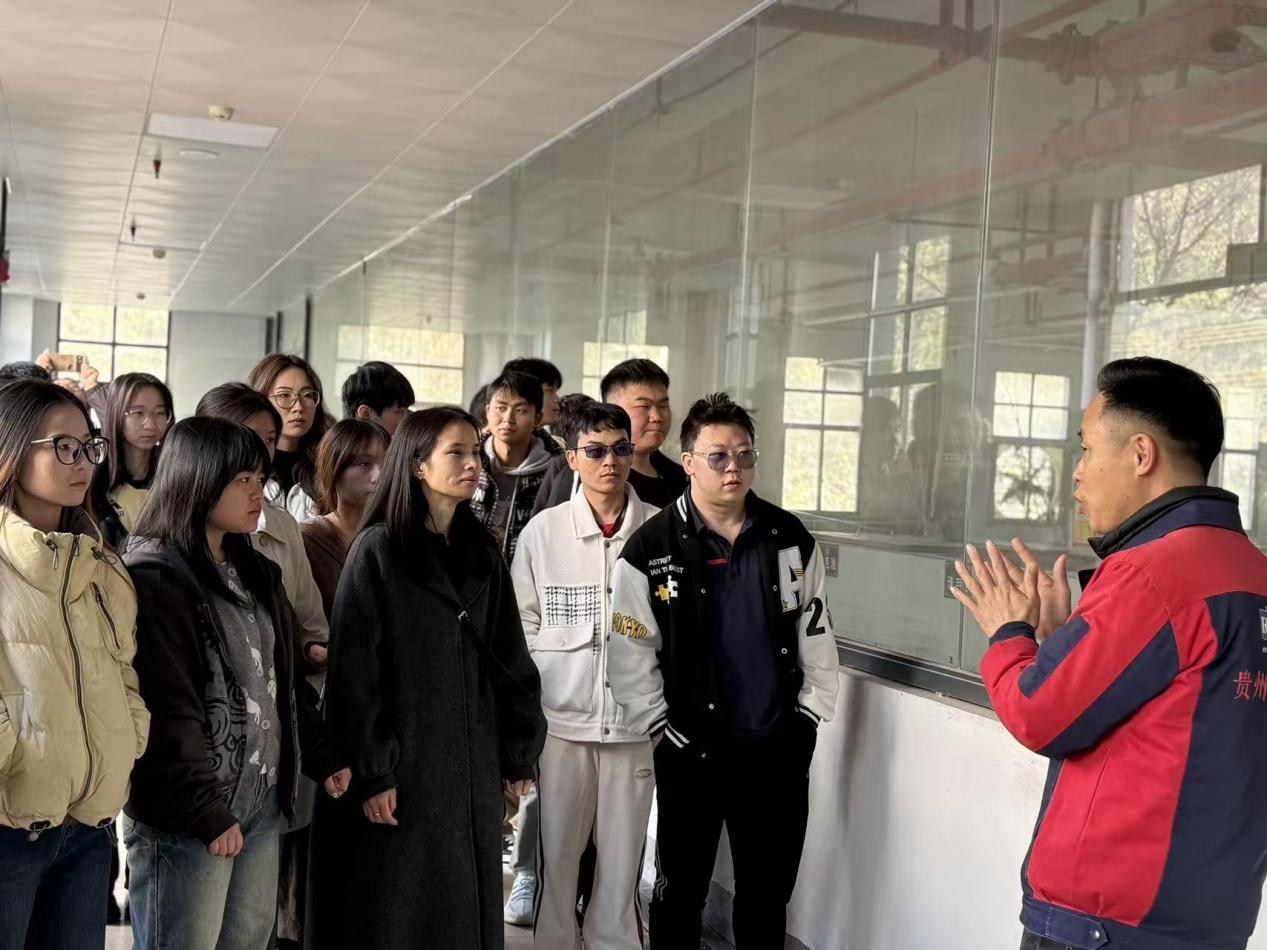 锦屏县2025年离校未就业高校毕业生职业指导座谈会暨入企体验圆满举办