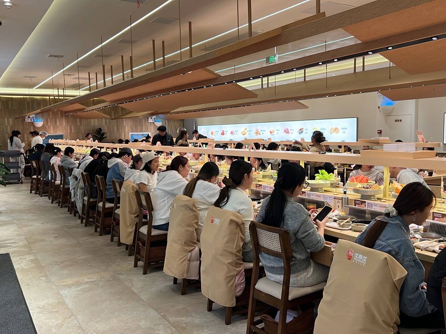 用“自助火锅+”重构行业价值,优鼎优要做“旋转台上的7-11” 用“自助火锅+”重构行业价值,优鼎优要做“旋转台上的7-11”