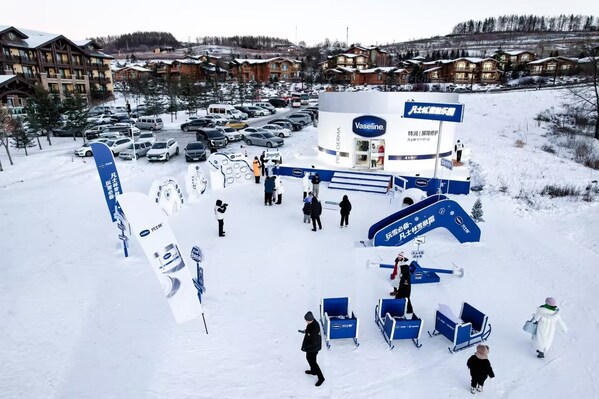 开启"雪季修护"主题盛宴 -- 玩雪必备凡士林®雪融霜