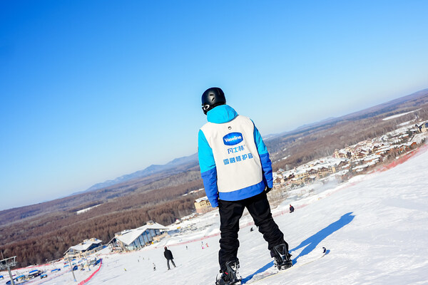 开启"雪季修护"主题盛宴 -- 玩雪必备凡士林®雪融霜 开启"雪季修护"主题盛宴 -- 玩雪必备凡士林®雪融霜