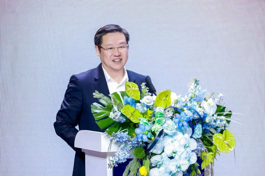 吴向东出席首届赣州民营经济发展论坛 解读“2025年热度最高创新商业模式” 吴向东出席首届赣州民营经济发展论坛 解读“2025年热度最高创新商业模式”