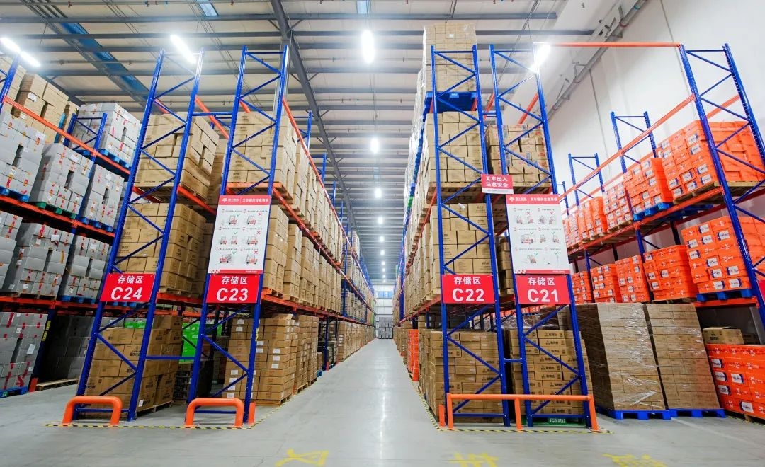 雅士物流：23岁企业的“断舍离”，从规模扩张到垂直深耕的转型密码丨一食大咖说