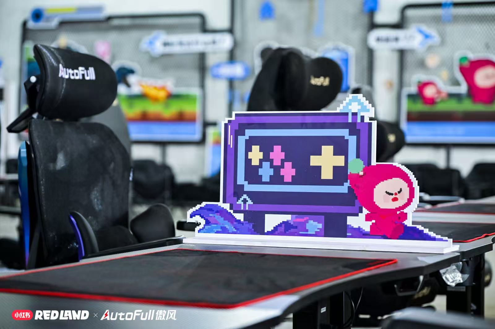 小红书 RED LAND 上,品牌与用户成了 2.5 次元同好 小红书 RED LAND 上,品牌与用户成了 2.5 次元同好