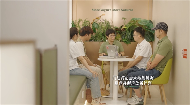 《中国质量新闻》现场直击：茉酸奶门店食安管理全曝光