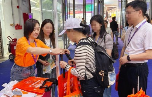 奇兵到家一套“组合拳”,让中山古镇灯具商告别售后“苦海” 奇兵到家一套“组合拳”,让中山古镇灯具商告别售后“苦海”