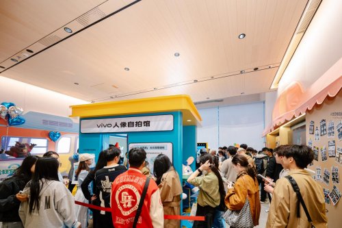 华中首家vivo人文影像馆启幕,邀江城“执镜者”共绘人文光影 华中首家vivo人文影像馆启幕,邀江城“执镜者”共绘人文光影