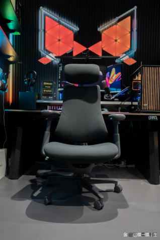 清闲动态人机工学椅亮相第三届“设计深圳”展会 清闲动态人机工学椅亮相第三届“设计深圳”展会