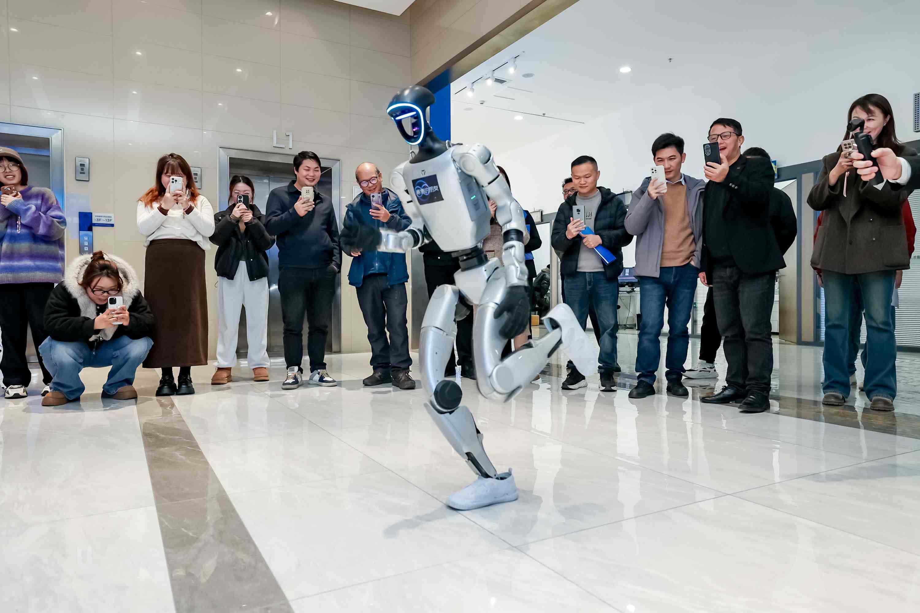 贵州省2025年“创业黔行”专项服务活动——人工智能赋能千行百业发展创业交流会在贵阳举行 贵州省2025年“创业黔行”专项服务活动——人工智能赋能千行百业发展创业交流会在贵阳举行