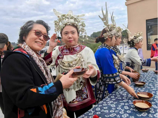 串珠成链绘盛景，黔粤携手启新程！黔南“小天马”文旅线路引大湾区旅行商热捧