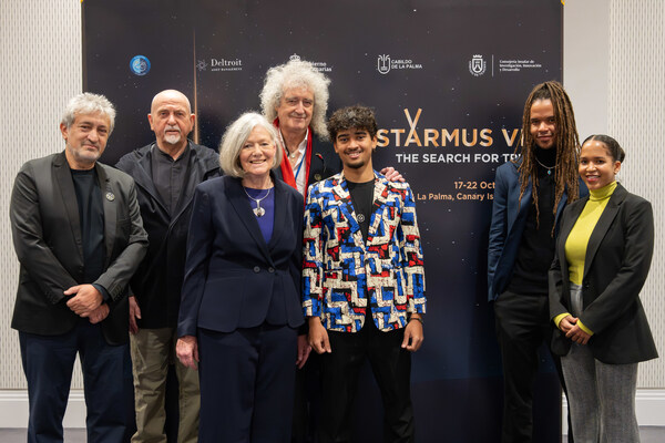 BRIAN MAY和STARMUS推出JANE GOODALL地球奖章,纪念斯蒂芬•霍金科学奖章颁发10周年 BRIAN MAY和STARMUS推出JANE GOODALL地球奖章,纪念斯蒂芬•霍金科学奖章颁发10周年