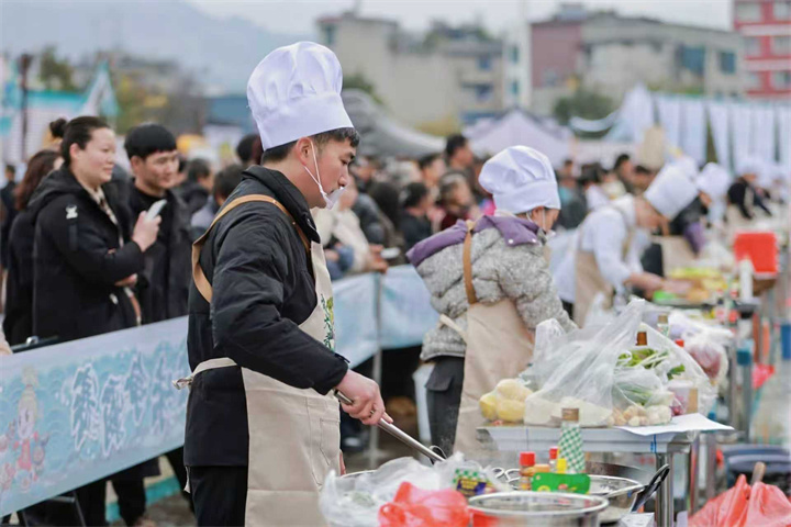 百厨争霸，“盘味”争香！盘州“青春大比武”点燃冬日美食盛宴