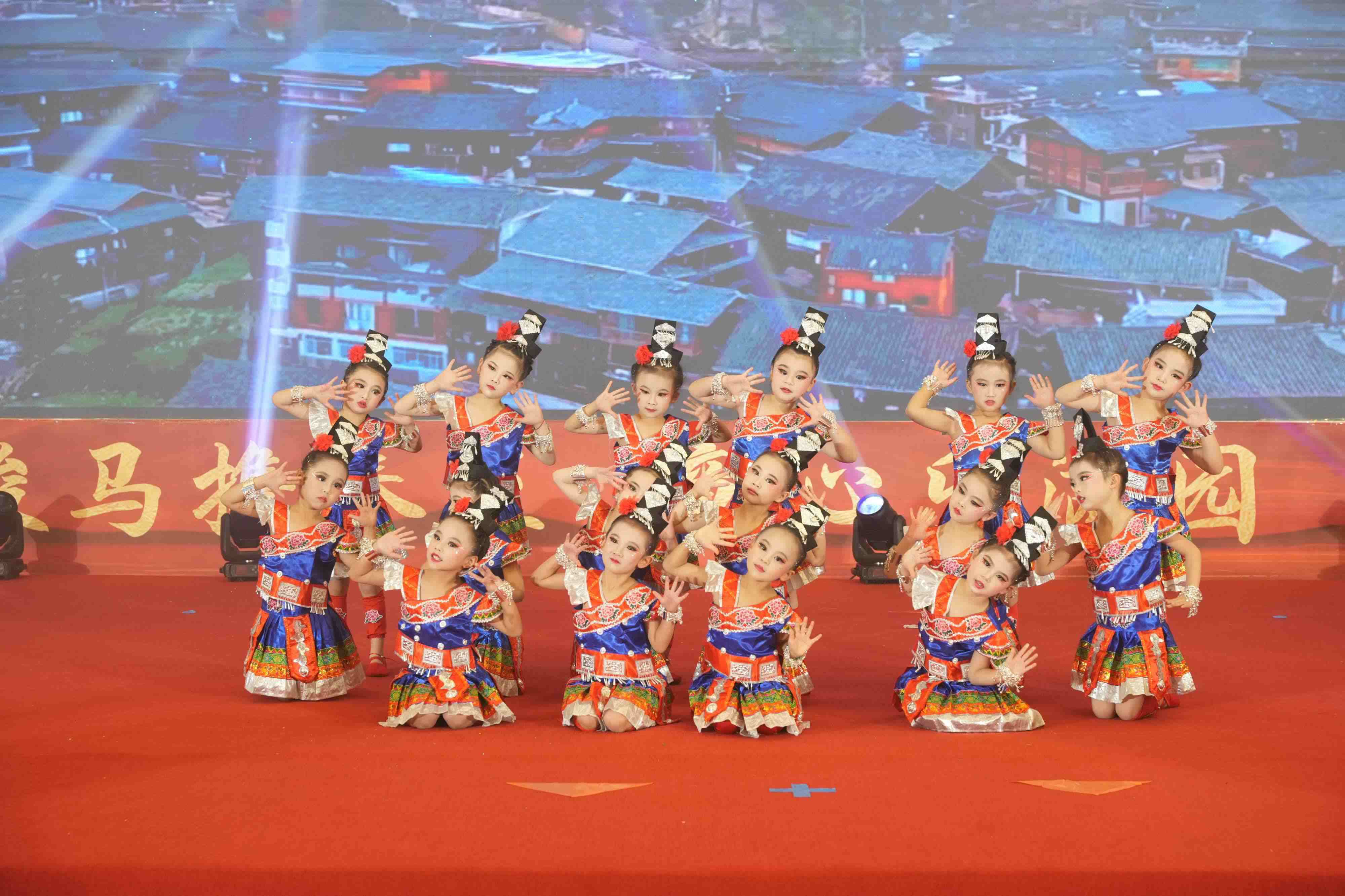 骏马携春至 童心乐满园——观山湖“1+N”集团化办园成果展示暨文艺汇演圆满举行