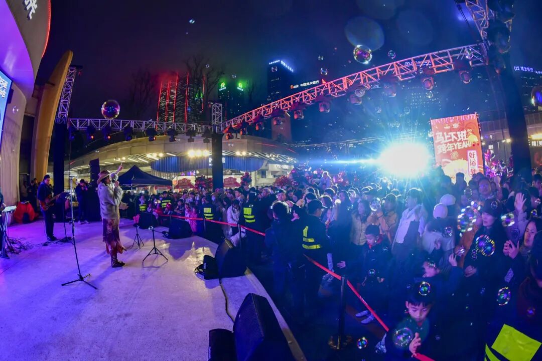 火爆!观山湖区元旦狂揽6.95亿元销售额 火爆!观山湖区元旦狂揽6.95亿元销售额