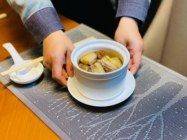 全场景服务铸标杆 温暖底色绘新篇 ---- 凤凰酒店提交2025年 "温情答卷" 全场景服务铸标杆 温暖底色绘新篇 ---- 凤凰酒店提交2025年 "温情答卷"