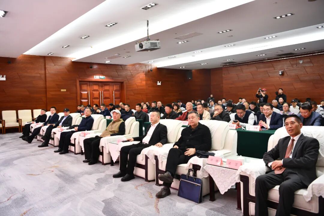 首届贵州酒文化工作会议暨“卖酒向卖生活方式转变”研讨会在贵阳举行，唐门酒业总经理唐掌门受邀出席