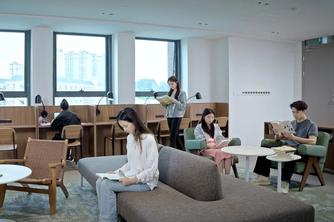 贵州工商职业学院校长潘毅受邀在清华CCSS年度会议分享创新实践