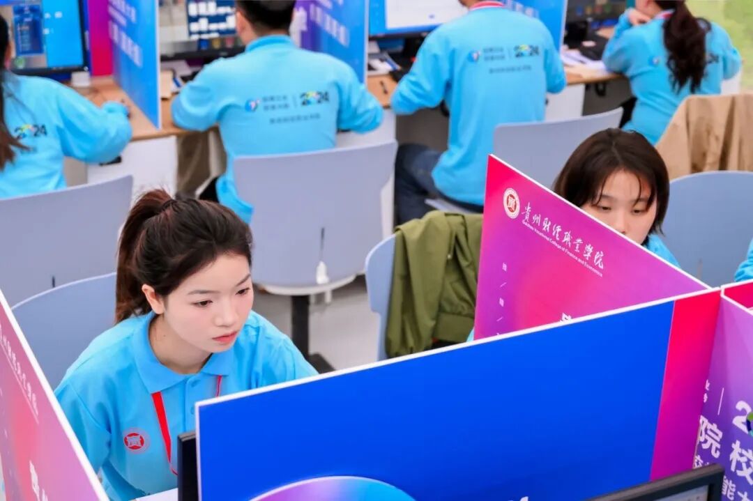 青春 · 榜YOUNG |六边形战士的养成笔记：当跨界成为常态，她的底气来自这三本“秘密武器”