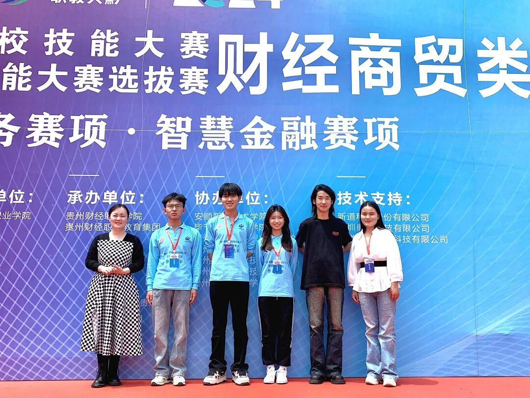 青春 · 榜YOUNG |六边形战士的养成笔记：当跨界成为常态，她的底气来自这三本“秘密武器”