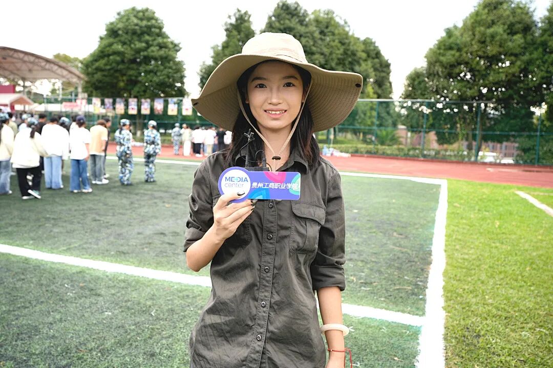 青春 · 榜YOUNG |六边形战士的养成笔记：当跨界成为常态，她的底气来自这三本“秘密武器”