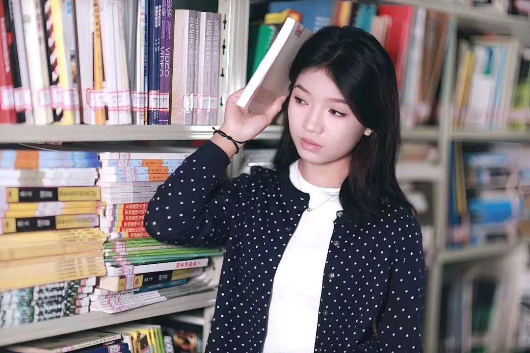 青春 · 榜YOUNG |六边形战士的养成笔记：当跨界成为常态，她的底气来自这三本“秘密武器”