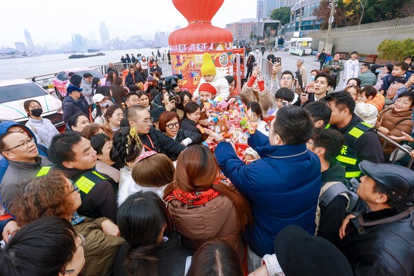徐福记新年糖花车"巡沪",解锁海派新春的N种打开方式 徐福记新年糖花车"巡沪",解锁海派新春的N种打开方式