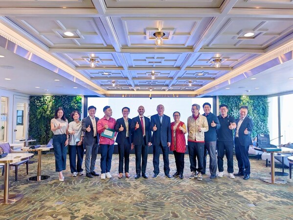 中国酒类流通协会主席团成员与 AWC 集团举行高层会晤 中国酒类流通协会主席团成员与 AWC 集团举行高层会晤