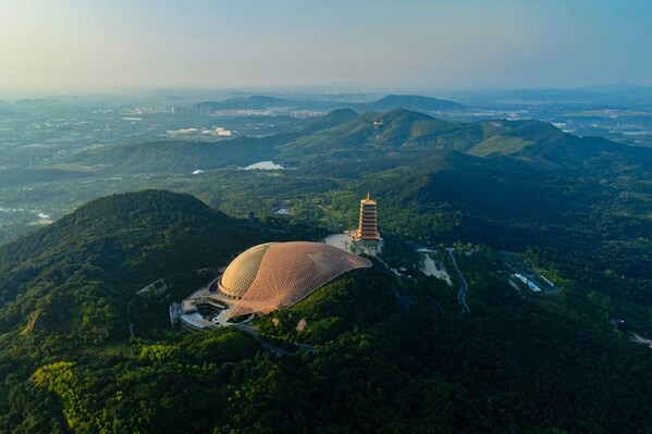解锁绿色文旅转型 SGS为南京牛首山文化旅游区颁发ISO 14068-1碳中和核查声明 解锁绿色文旅转型 SGS为南京牛首山文化旅游区颁发ISO 14068-1碳中和核查声明