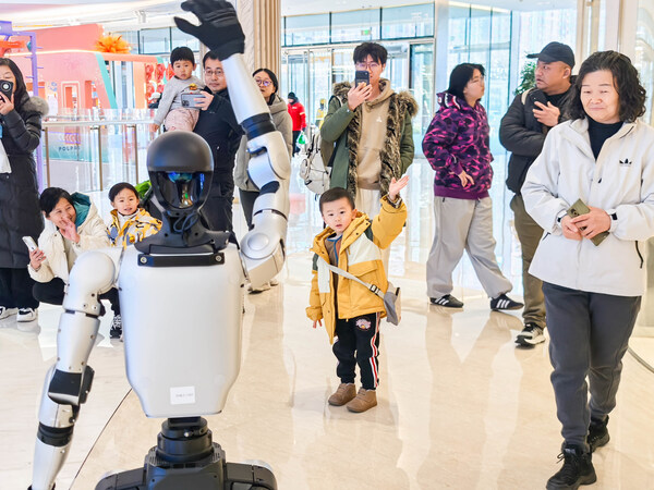 Robot Mall 机器人快闪店点亮北京又一核心商圈北辰荟