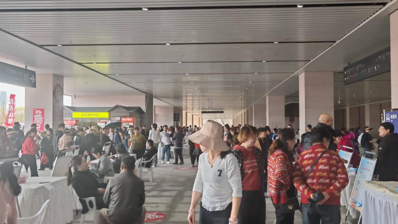 贵安新区湖潮乡2026年春风行动暨就业援助季专场招聘会成功举办 贵安新区湖潮乡2026年春风行动暨就业援助季专场招聘会成功举办