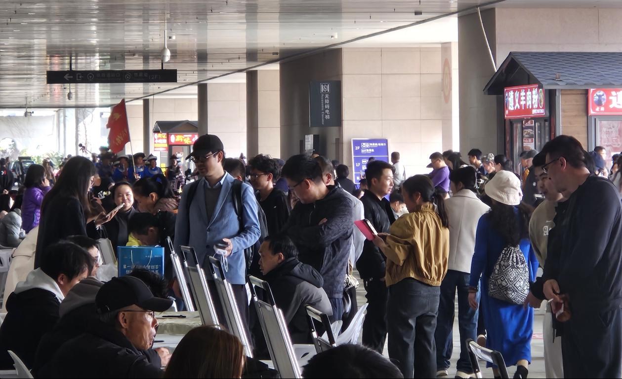 贵安新区湖潮乡2026年春风行动暨就业援助季专场招聘会成功举办 贵安新区湖潮乡2026年春风行动暨就业援助季专场招聘会成功举办