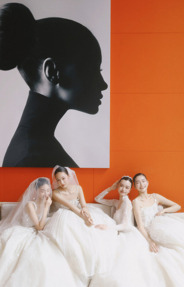 重庆尼依格罗酒店举行「时光圆舞曲」主题婚礼秀