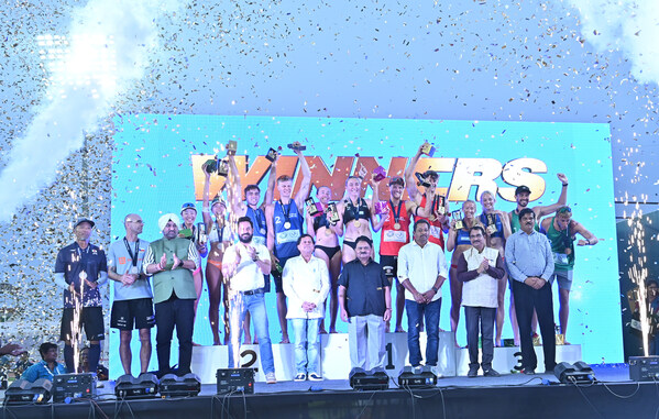 美国与比利时队在KIIT大学举办的2026年国际排联沙滩排球职业巡回赛挑战赛中夺得金牌