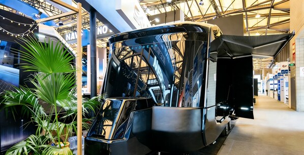 国内首秀！星空梦屋亮相AWE，以首创技术引领全球旅居变革