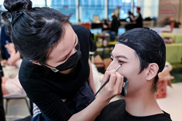 从圈层文化到职业赛道：欧莱雅美妆公益培训项目在广州，以Cosplay妆造赋能困境女性，开辟就业新路径