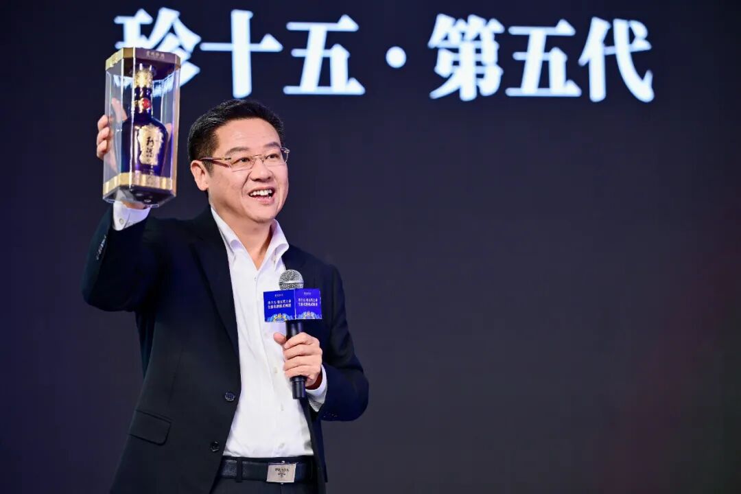 全网观看超1000万！吴向东重磅发布珍十五·第五代及全新卖酒模式
