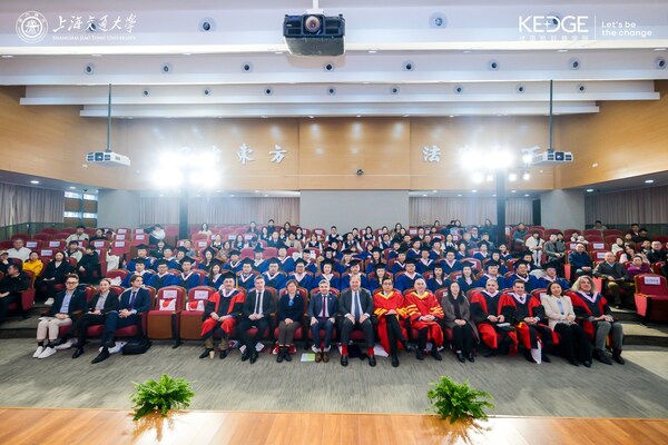 跨越山海 共赴新程 | 上海交通大学-法国凯致商学院国际在职工商管理硕士2025届毕业暨新生开学典礼隆重举行