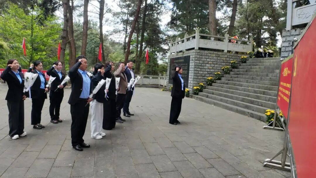 贵州省品牌建设促进会党支部与贵阳冰清玉洁党支部联合开展主题党日活动