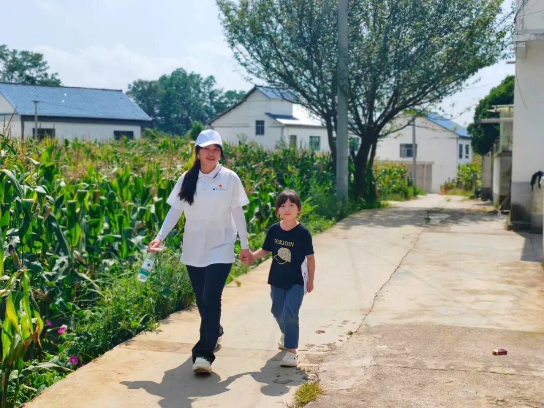 青春 · 榜YOUNG | 万明元：四次“三下乡”，他将“为人民服务”写在青春足迹